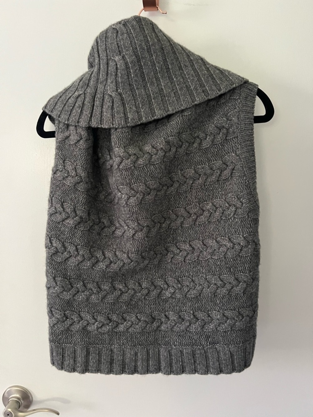Banana Republic Gray Cable Knit Oversized Wool Cowl Sweater Vest Size M - Picture 3 of 7